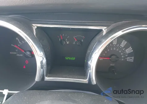 2005 Ford Mustang z USA, uszkodzony, nr VIN 1ZVFT80N855152711